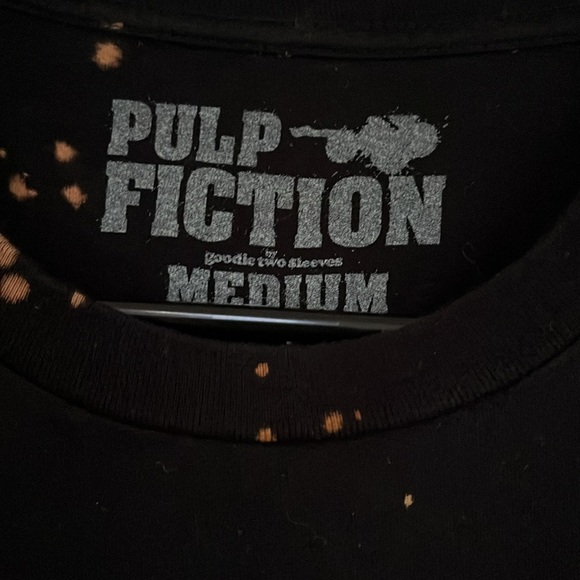 Pulp Fiction short sleeve tshirt in men’s medium. GUC - Picture 2 of 3